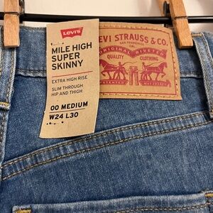 NWT Mile High Super Skinny Levi’s